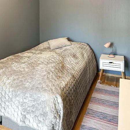 Appartement Awesome In With Wifi